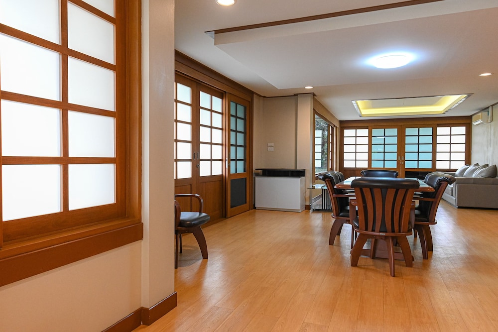 Villa Three Bedroom Japanese - Photo 10