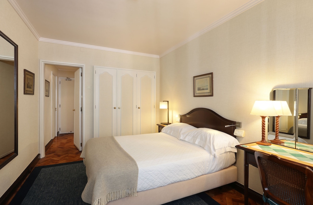 Petite Double Room - Photo 2