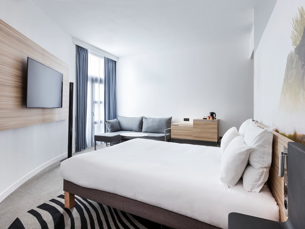 Classic Room, Multiple Beds - Photo 3