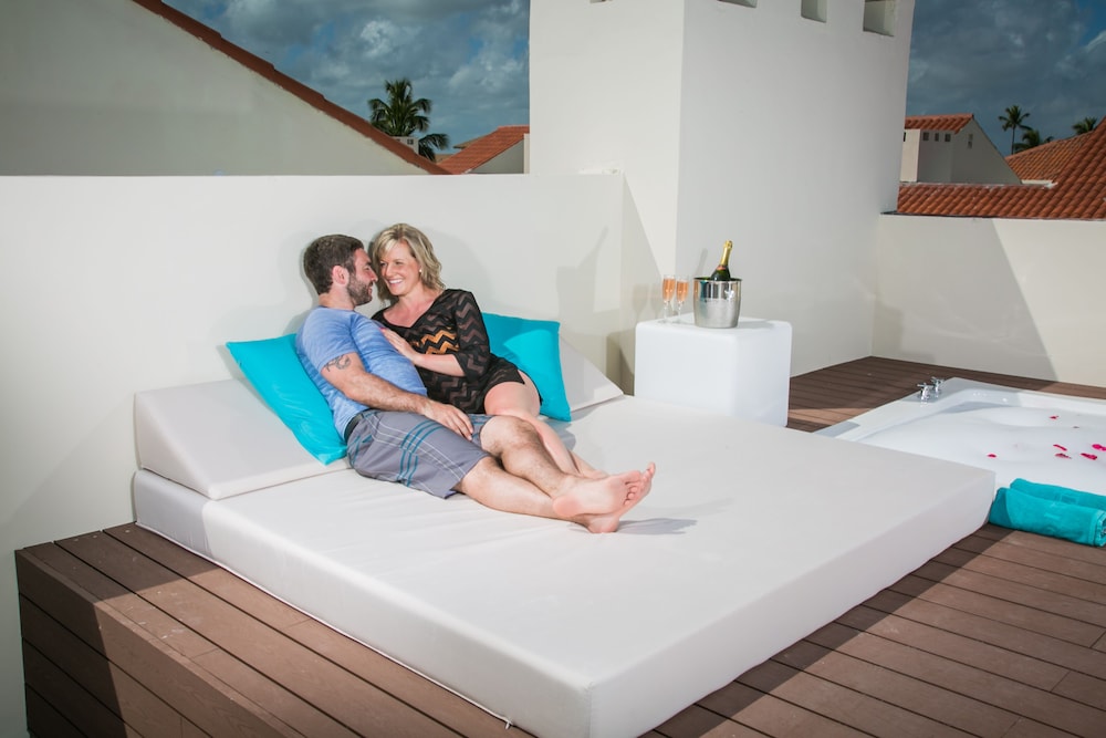 Mirage Club Sky View Suite Roof Top With Outdoor Jacuzzi