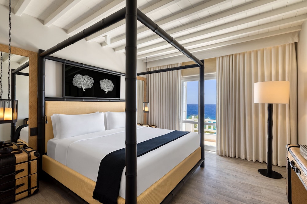 Luxury Suite - Photo 2