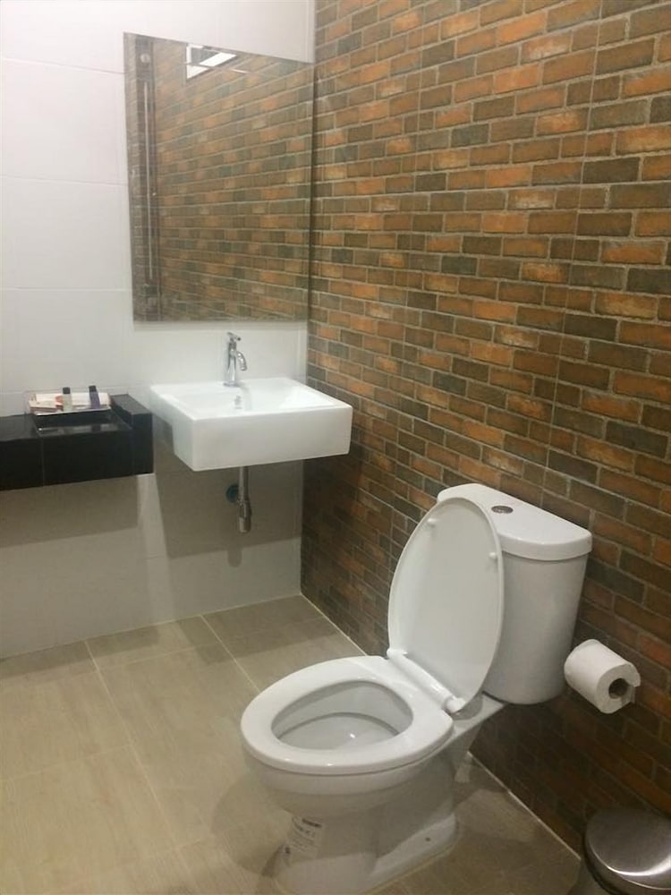 Premier Twin Room, Non Smoking photo 3