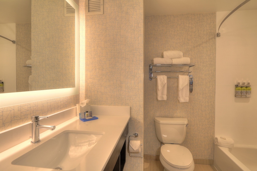 Suite, 1 King Bed (Additional Living Area) - Photo 8