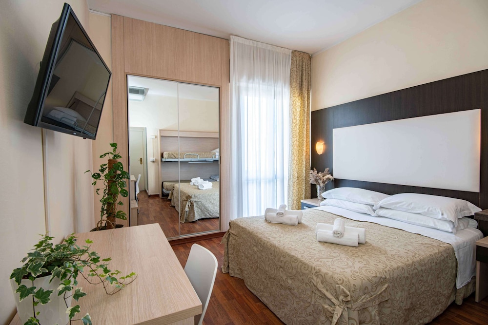 Triple Room, Balcony - Photo 2