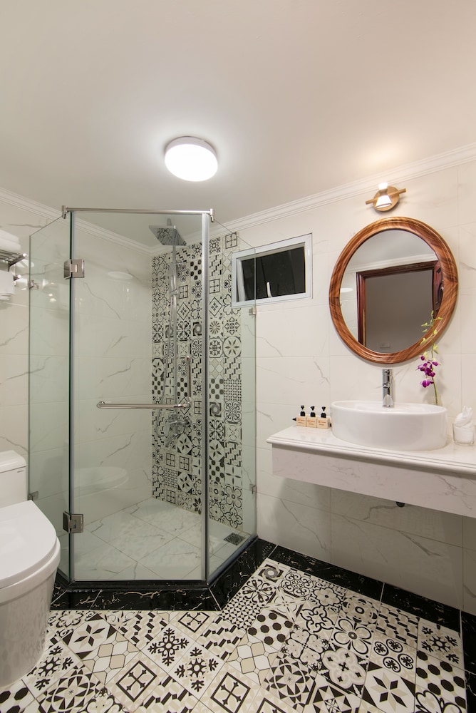 Family Studio Suite thumbnail 6