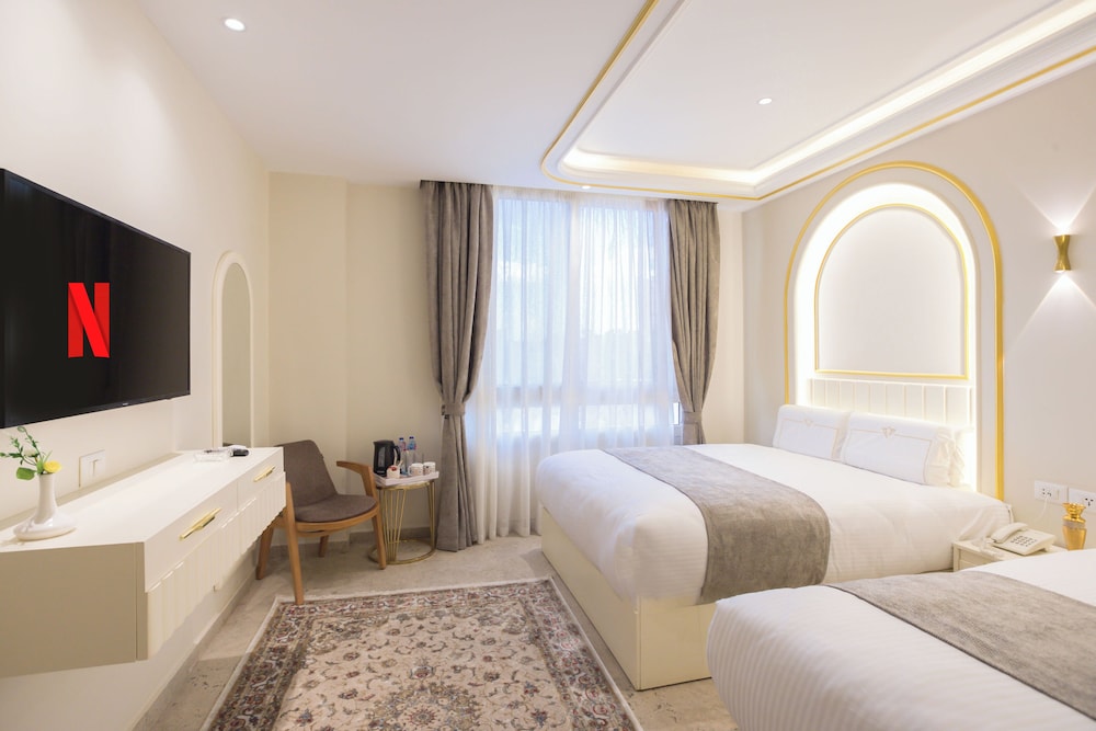 Standard Double or Twin Room photo 3
