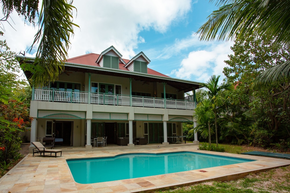 Villa, 4 Bedrooms, Private Pool, Beachside