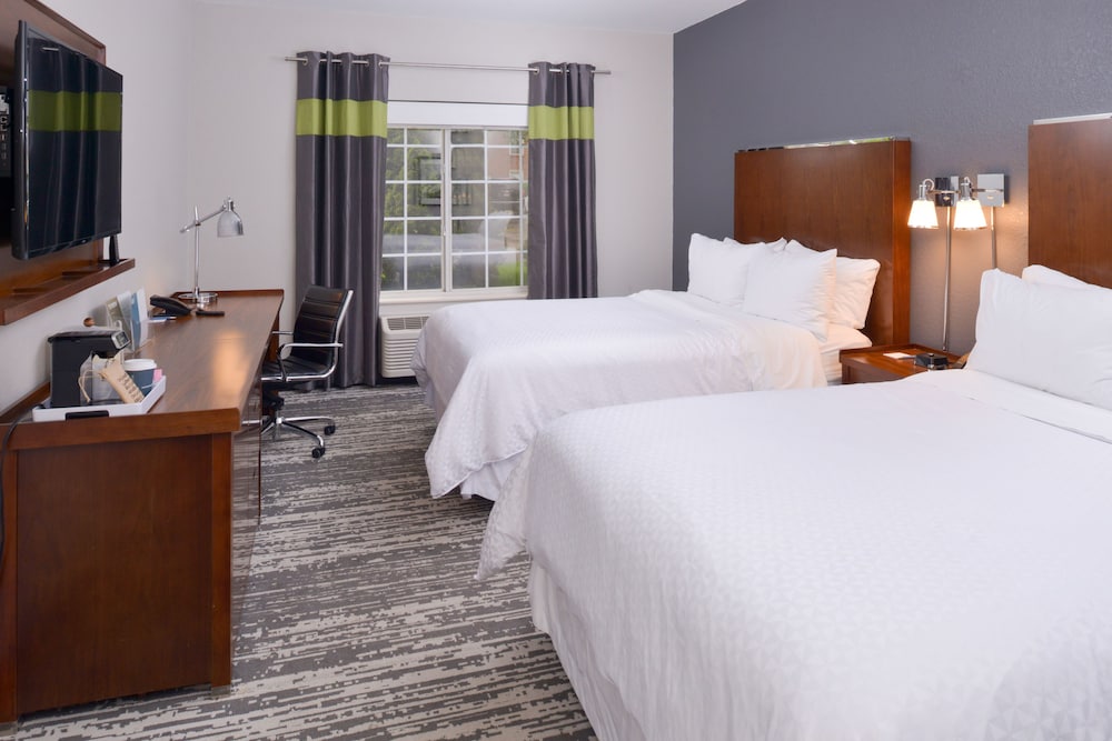 Traditional Room, 2 Queen Beds - Photo 1