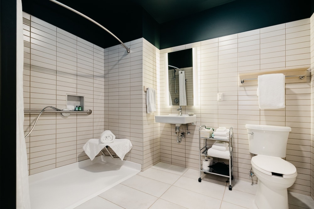 Accessible Suite photo 1