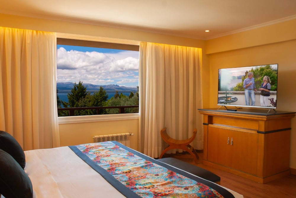 Suite, Lake View (Master) photo 1