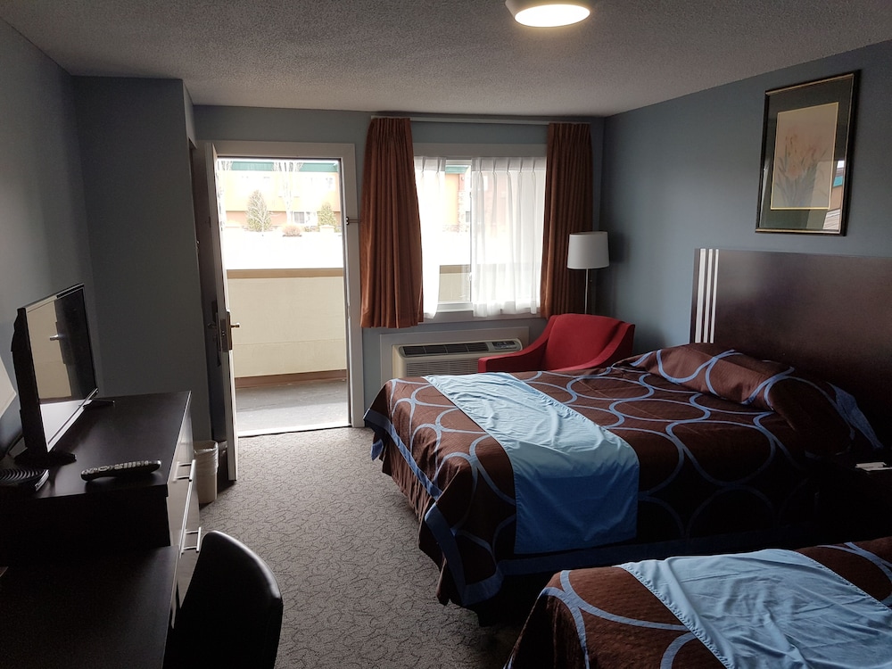 Standard Room, 2 Queen Beds, Non Smoking photo 3
