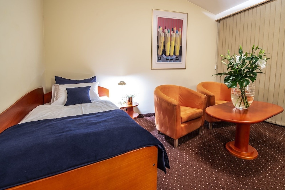 Classic Single Room