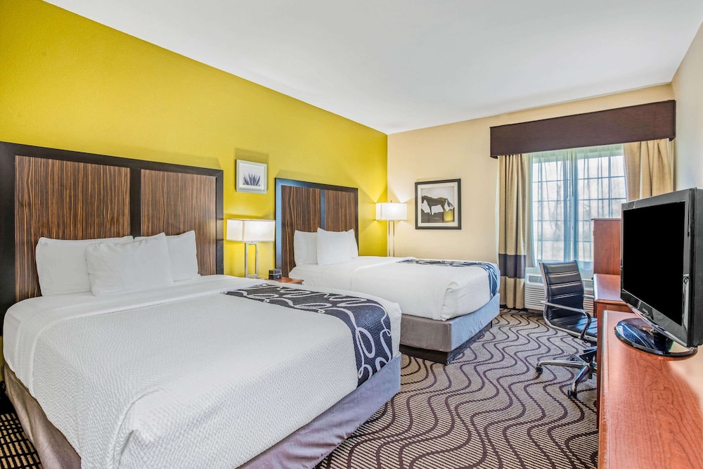 Room, 2 Queen Beds, Accessible, Non Smoking (Mobility Accessible) - Photo 2
