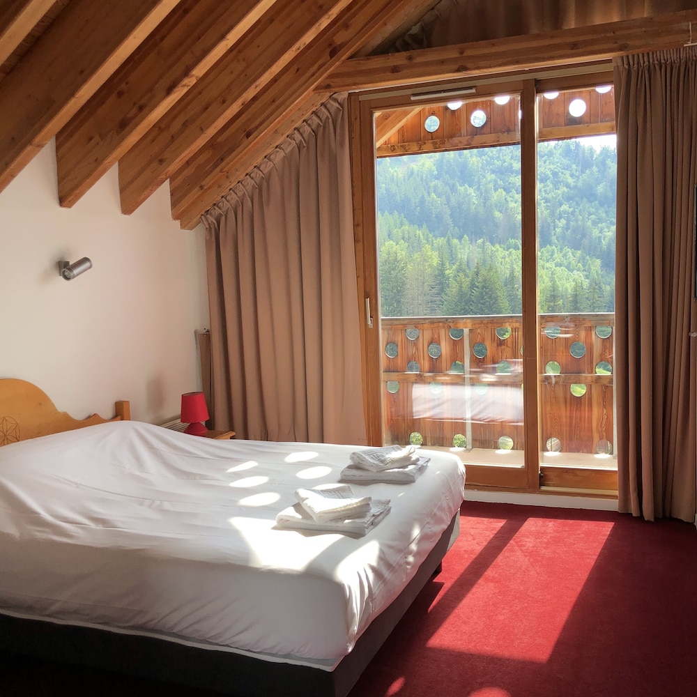 Room - Photo 1