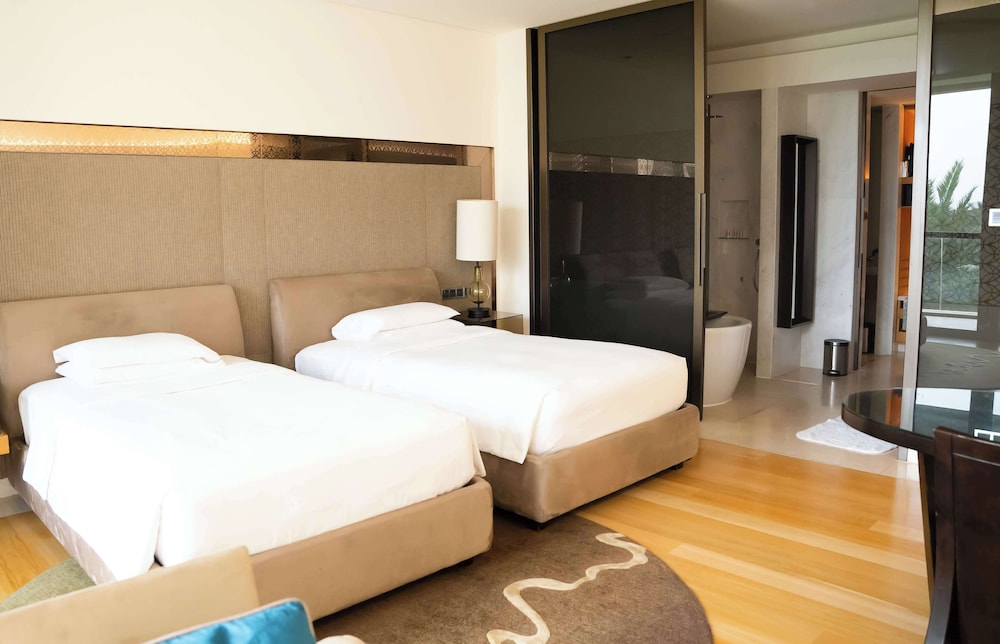 Room, 2 Twin Beds, Golf View photo 3