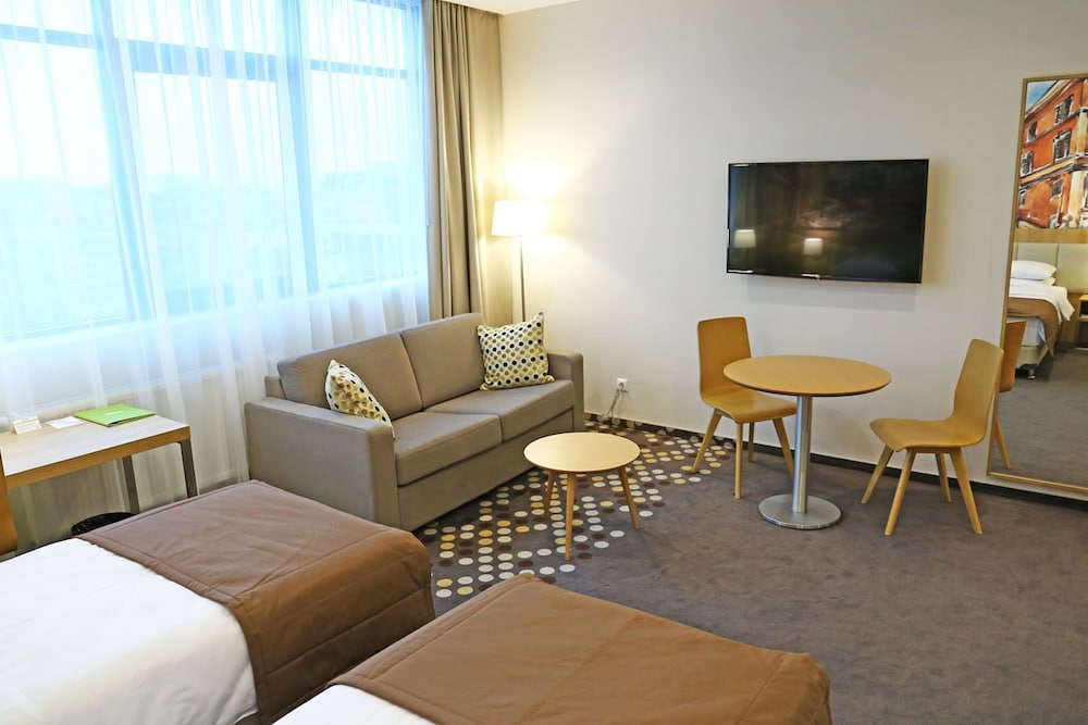 Studio, 2 Twin Beds, Kitchenette, City View photo 3