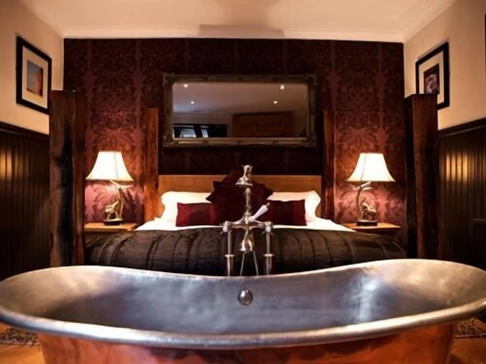 Deluxe Double Room, Ensuite (Signature) photo 3