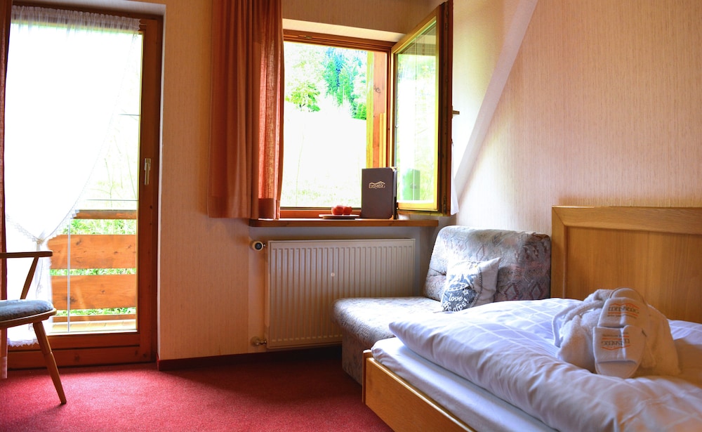Basic Single Room, Balcony photo 3