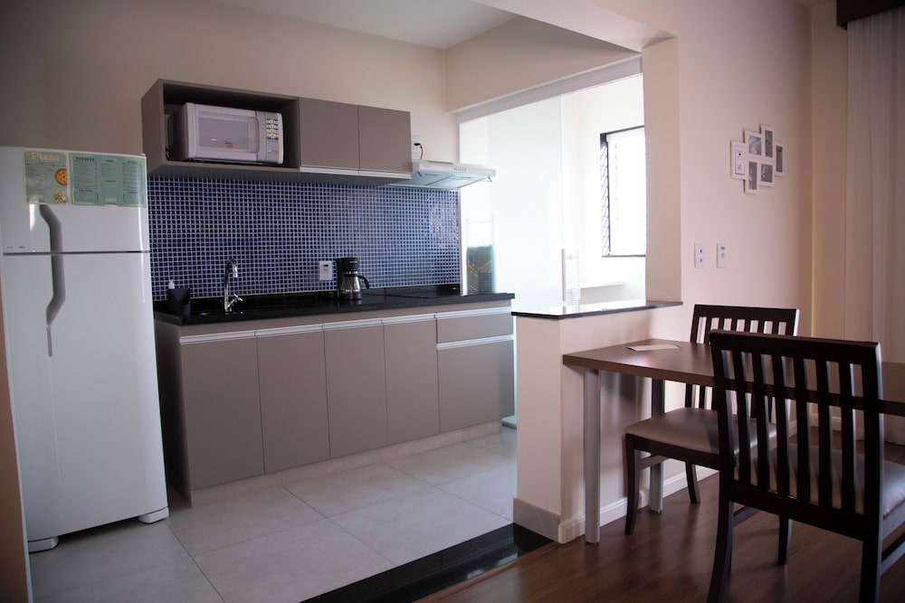 Apartamento Premium, 1 cama casal 1 sofá cama na sala e 1 banheiro - Photo 3