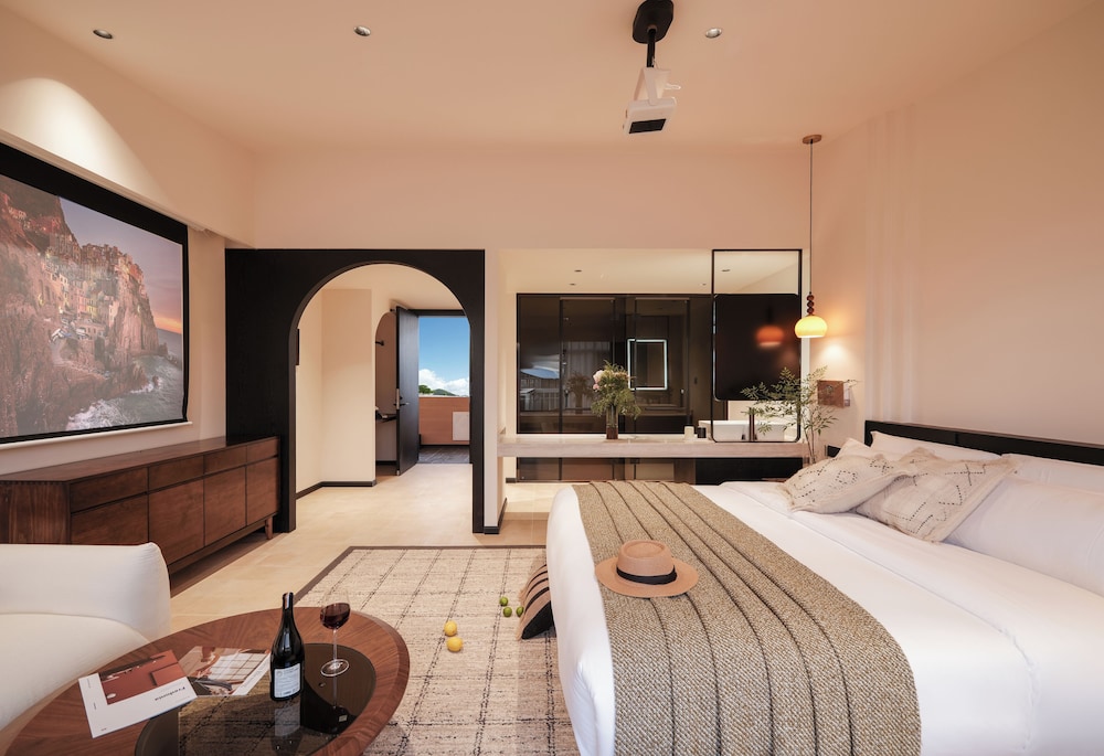 Signature Double Room, Courtyard View photo 1