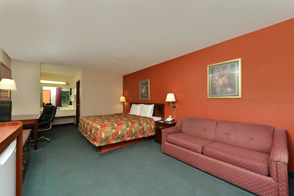Room, 1 King Bed, Non Smoking photo 3