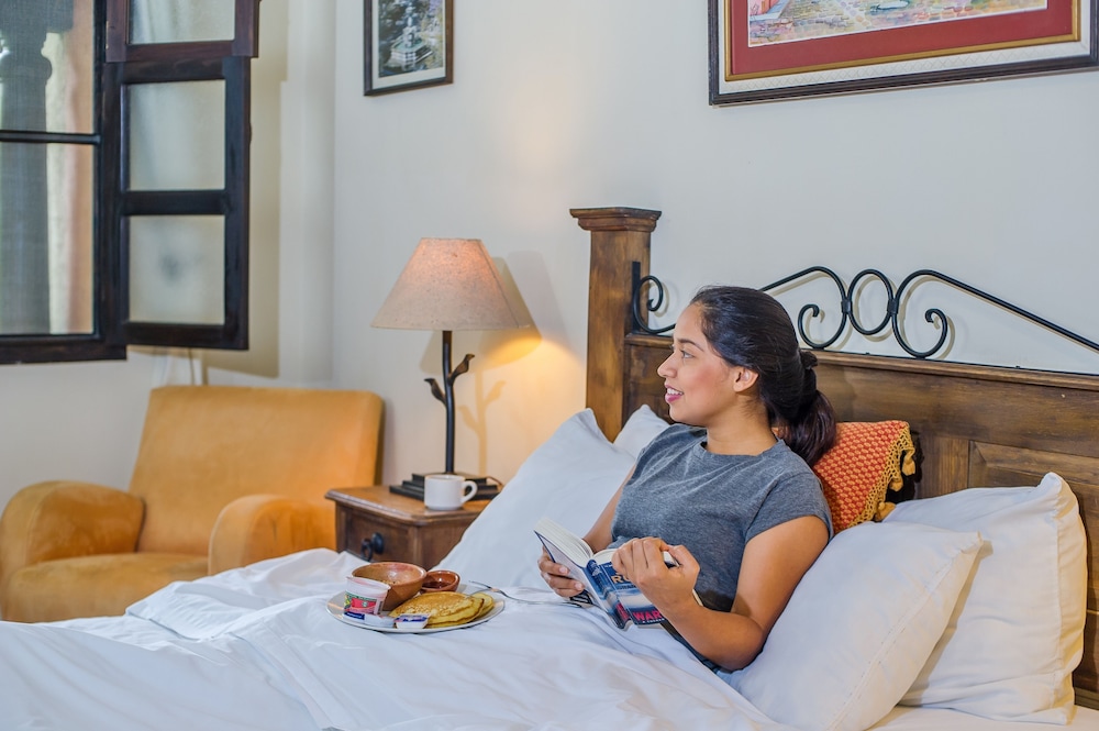 Deluxe Double Room, Private Bathroom, Courtyard Area photo 3