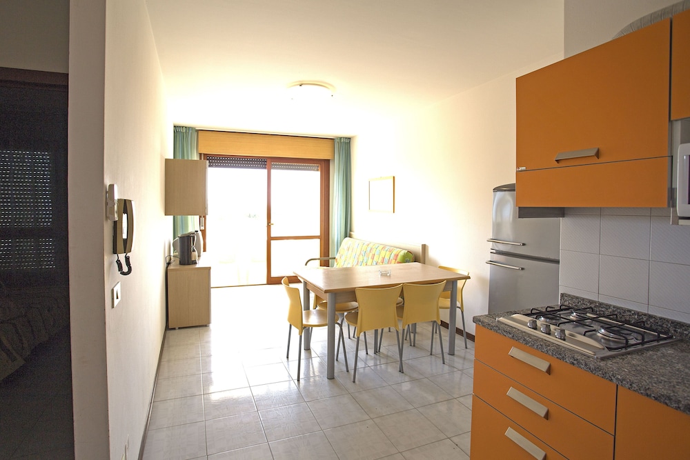 Classic Apartment, 2 Bedrooms photo 3