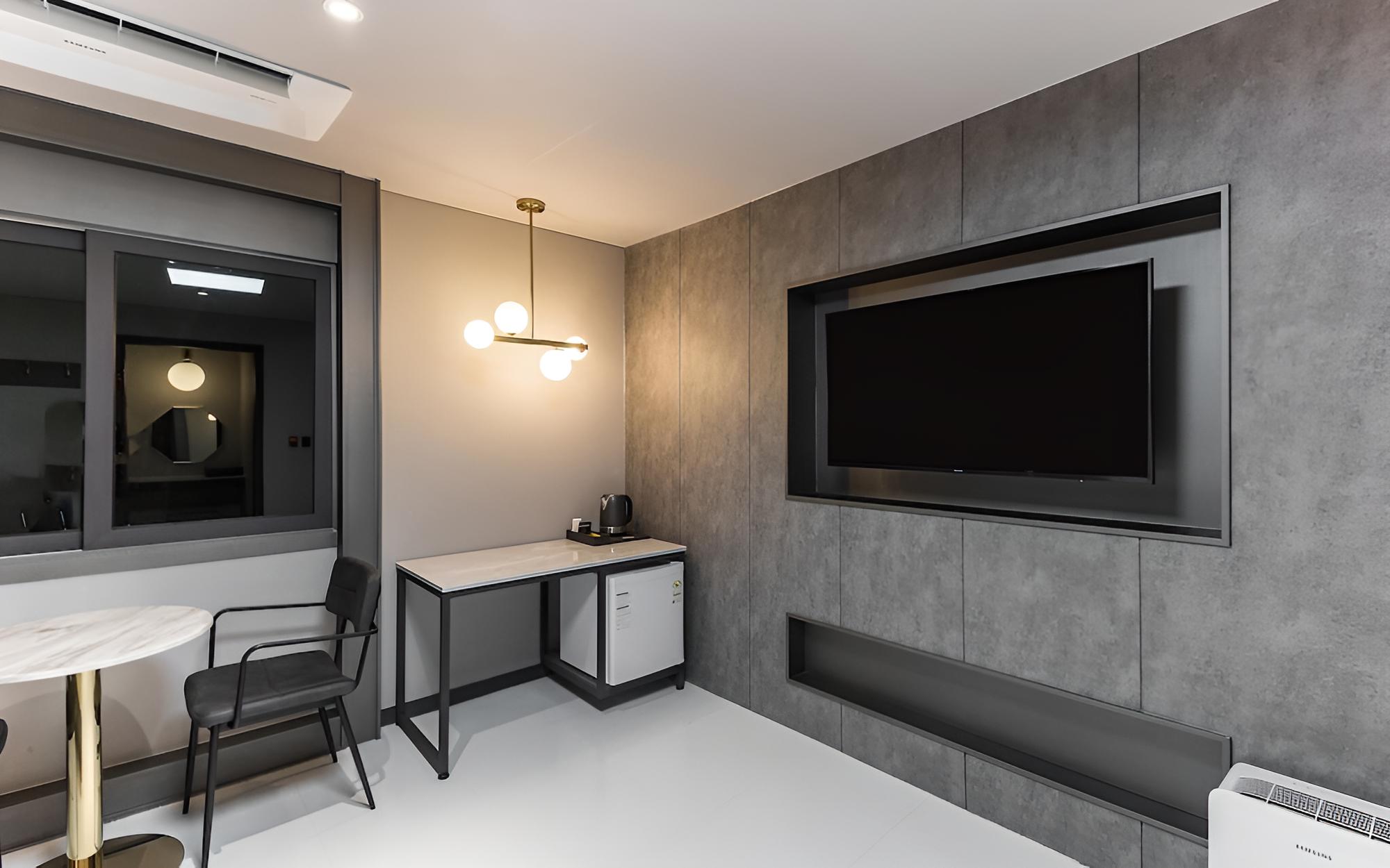 Room (Standard (Netflix available air purif) - Photo 6