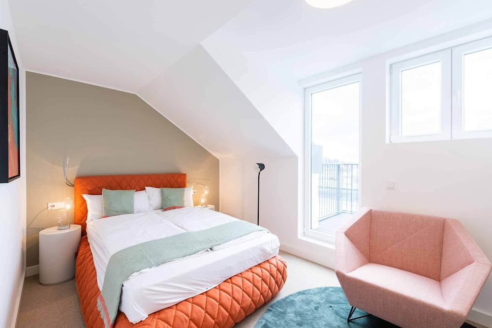 Deluxe Suite - Photo 6