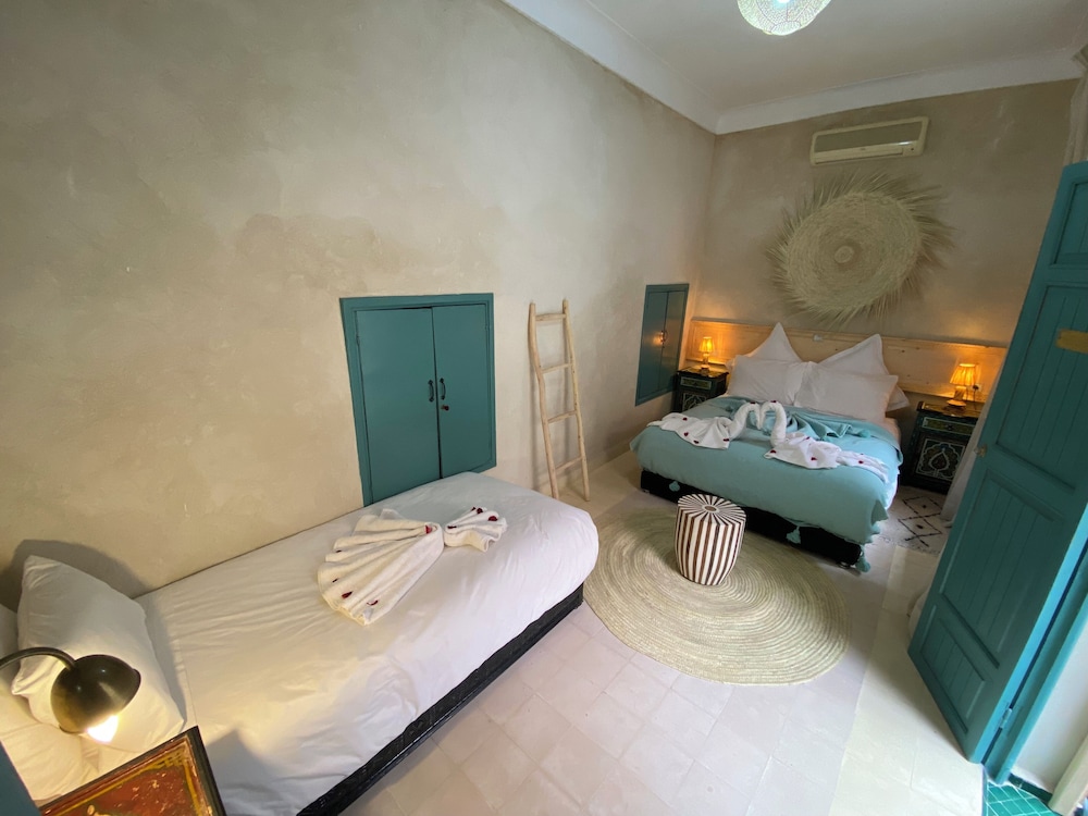 Room - Photo 1