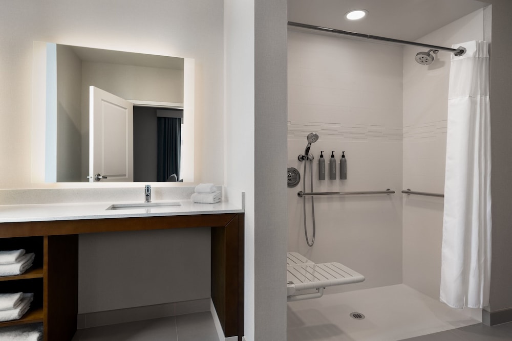 Studio, Multiple Beds (Hearing Accessible)