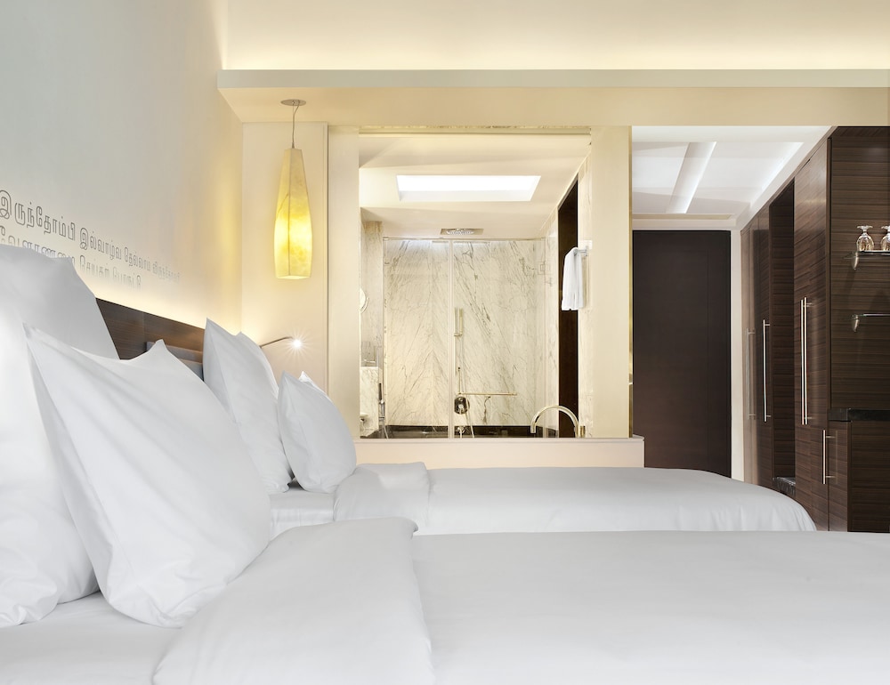 Room, 2 Twin Beds, City View photo 1