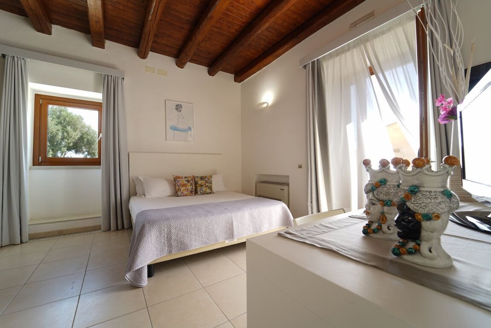 Junior Suite, 1 Bedroom - Photo 1