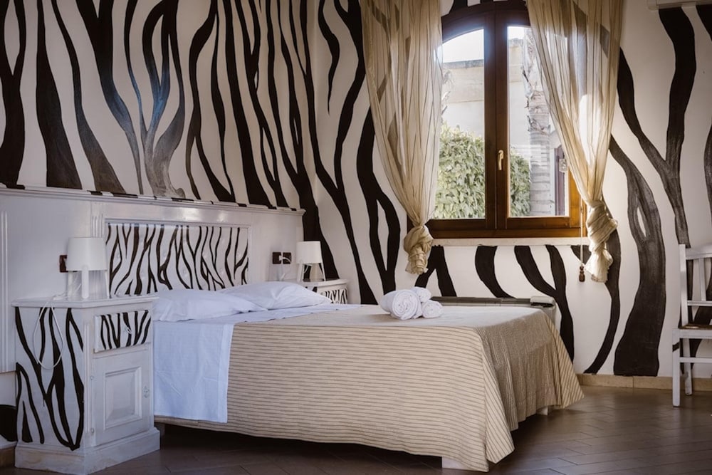 Signature Double Room, 1 Queen Bed, Patio (Mono 2 Adults) photo 2