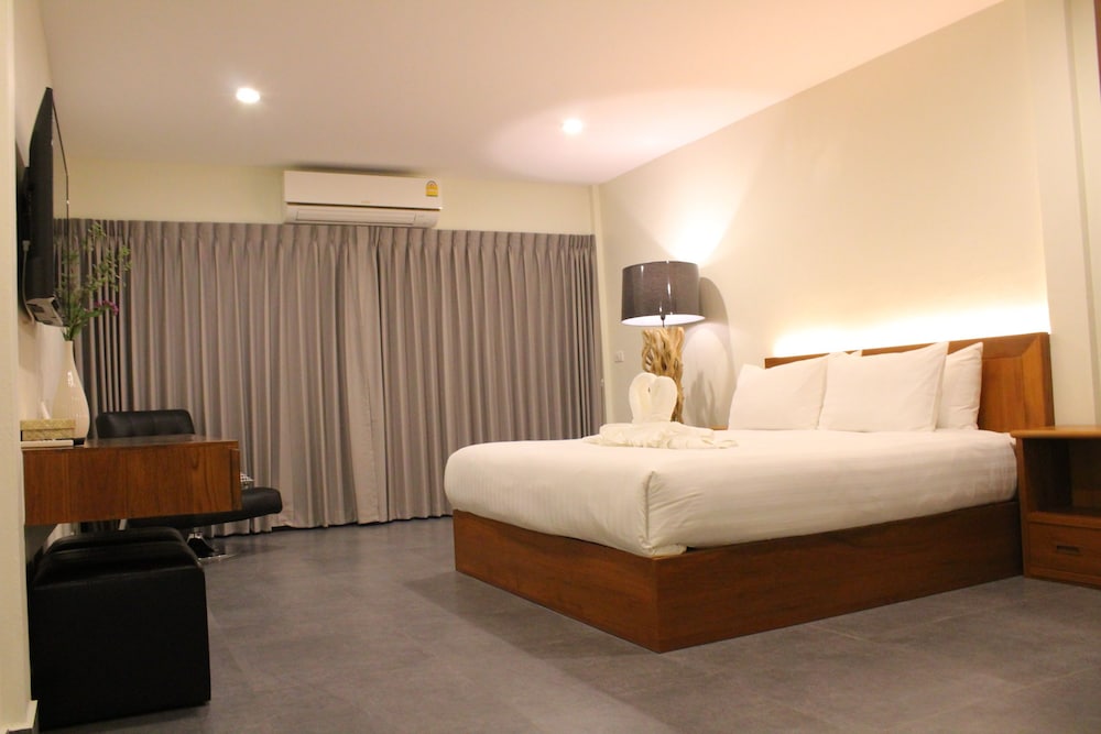 City Suite, 1 Bedroom, City View photo 2