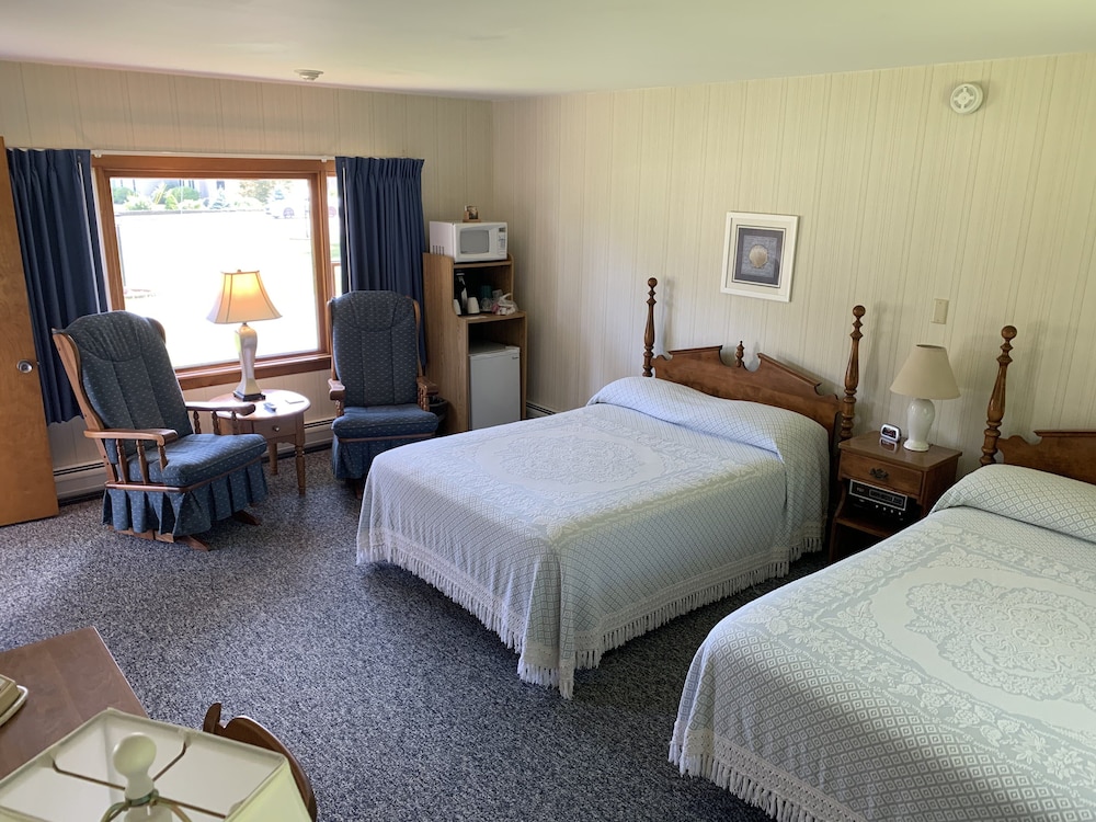Deluxe 2 Double Beds with Garden View