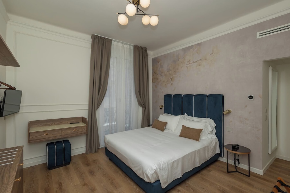 Superior Double Room, Balcony - Photo 4