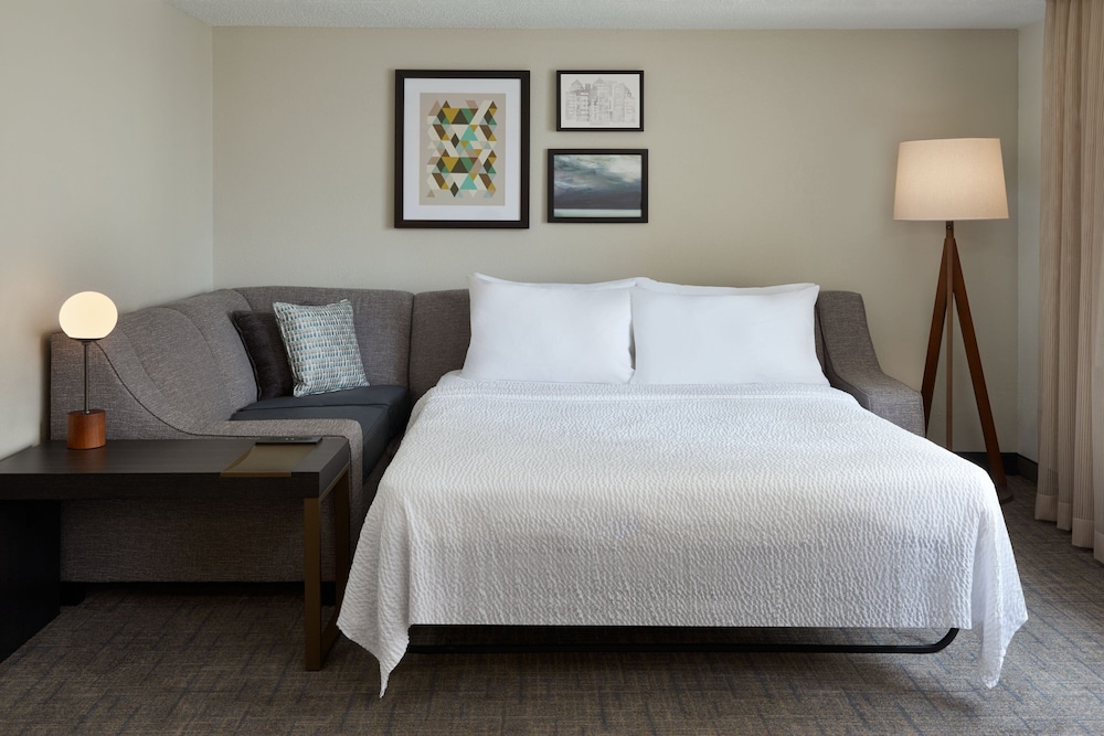 Suite, 2 Bedrooms - Photo 4
