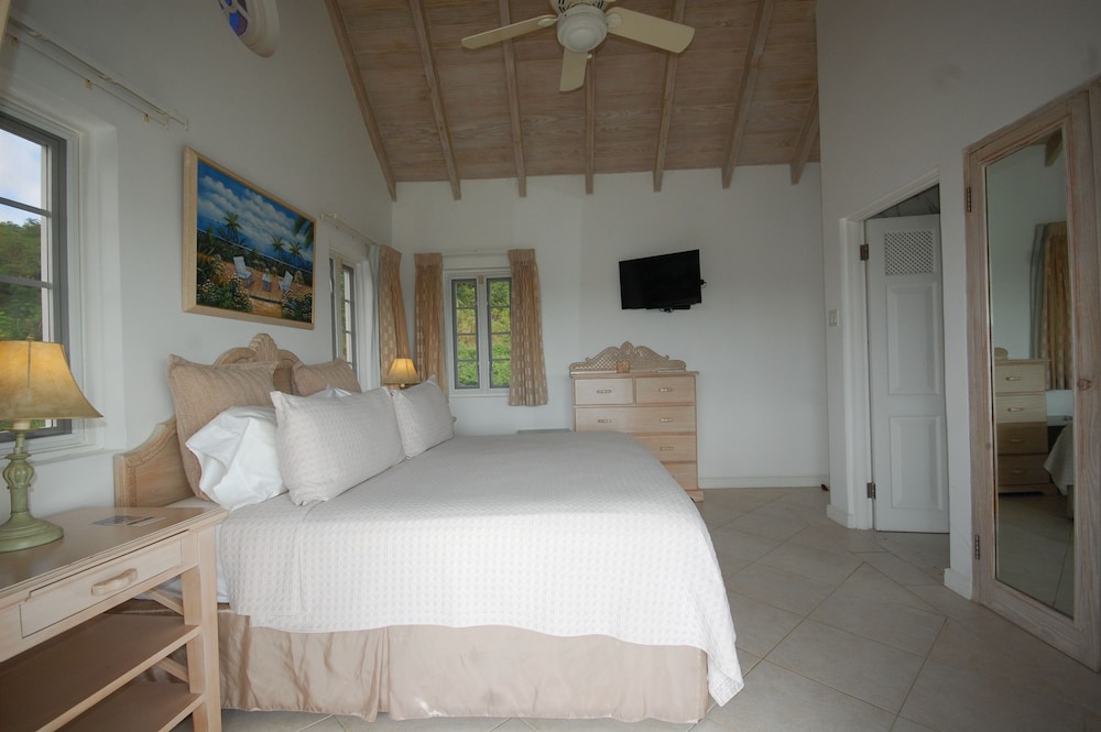 3 Bedrooms, 1 King and 2 Queen Beds photo 3