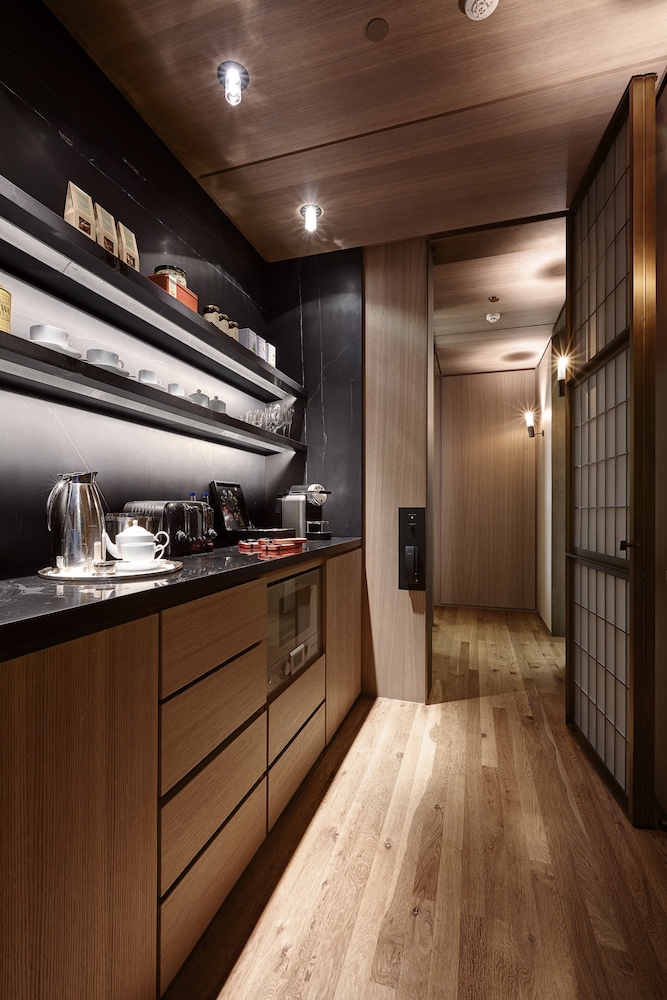 Celestine Suite