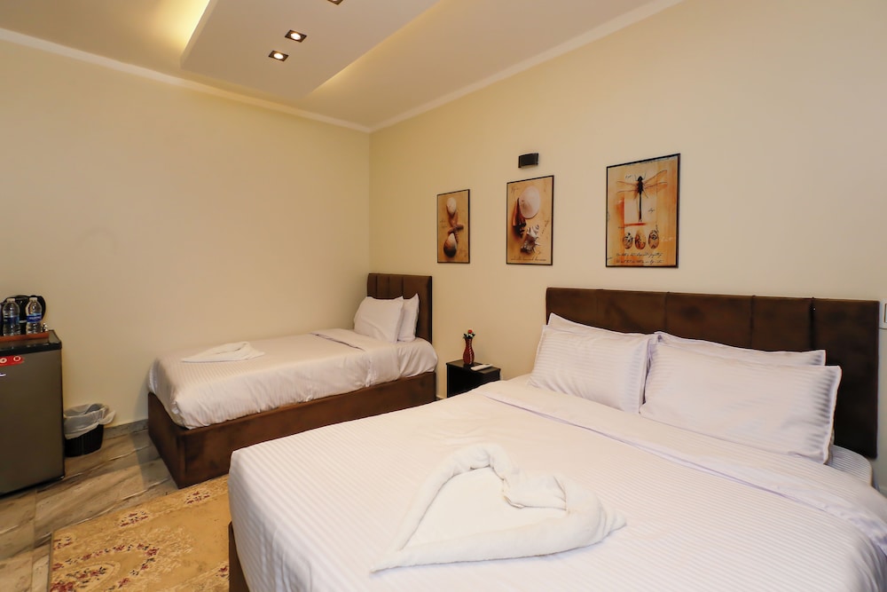 Basic Triple Room, Multiple Beds photo 3