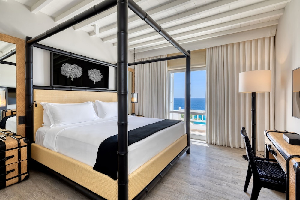 Luxury Suite - Photo 3