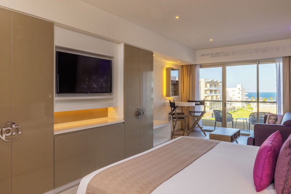STAR Class Junior Suite - Photo 6