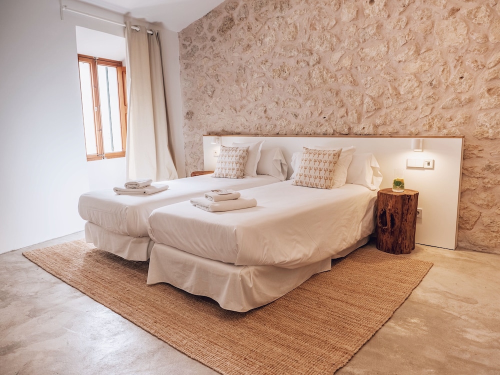Standard Double or Twin Room photo 2