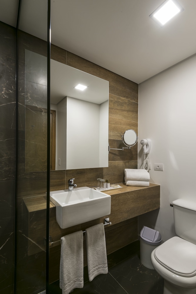 Executive Room, 2 Twin Beds - Photo 6