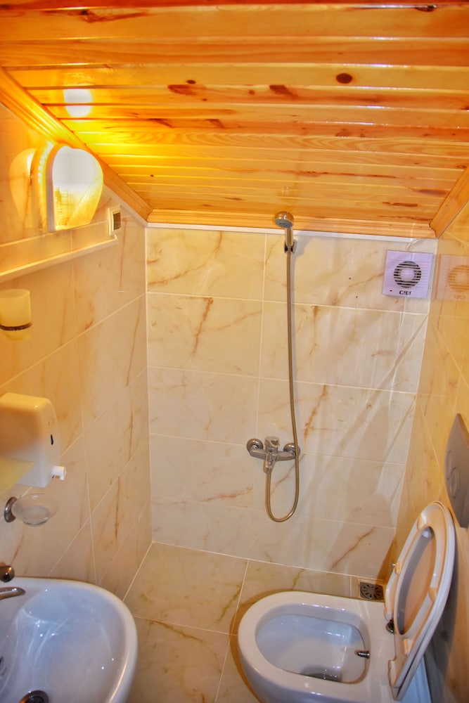 Suite, Lake View photo 2