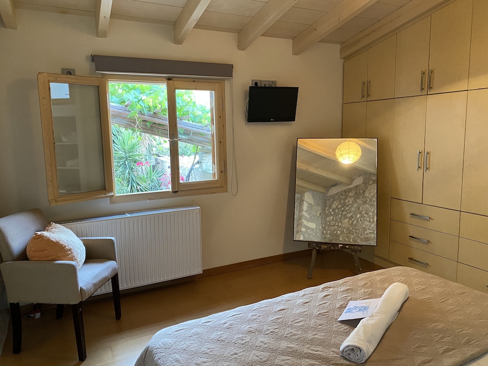 Superior Apartment, 1 Queen Bed with Sofa bed, Terrace, Garden Area photo 3