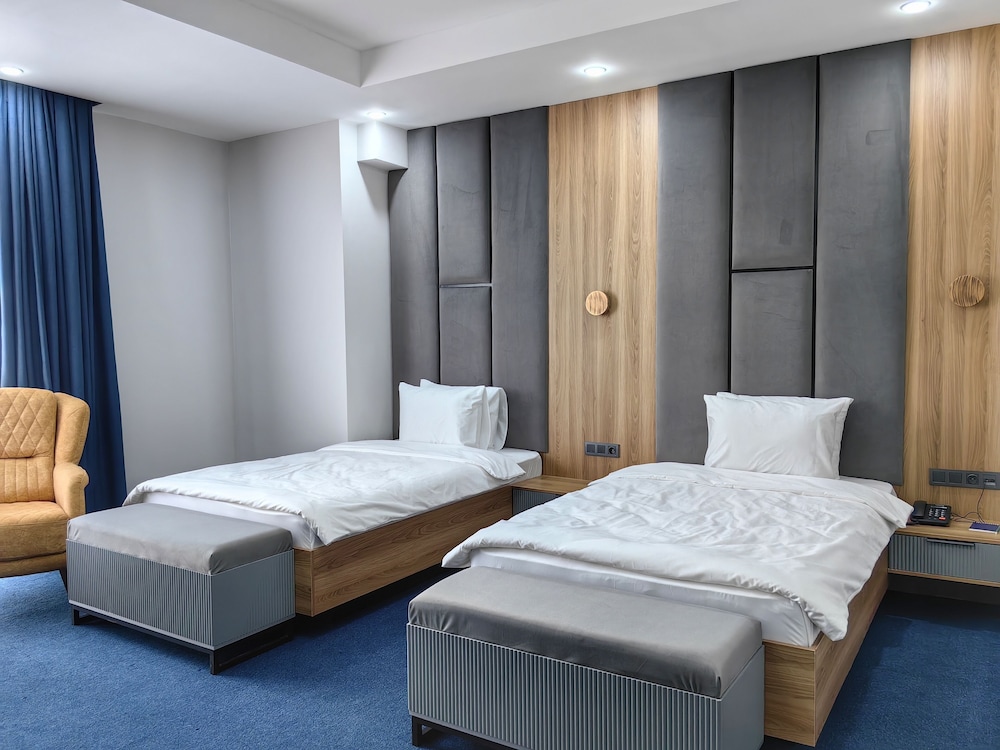 Standard Twin Room - Photo 1