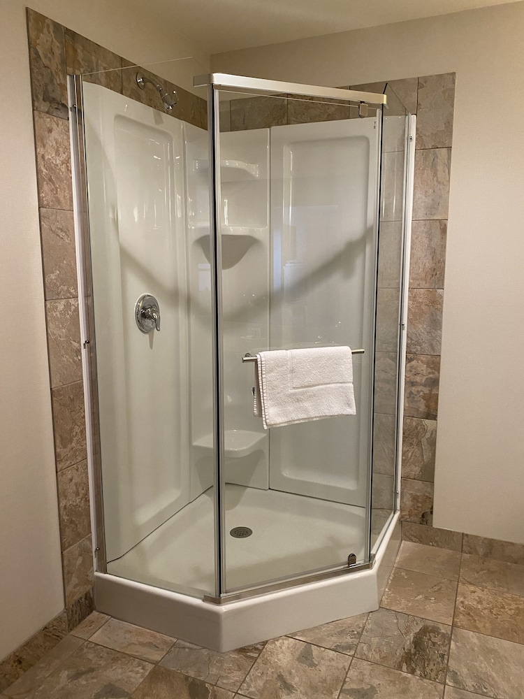 Suite, 1 King Bed, Non Smoking, Jetted Tub - Photo 11