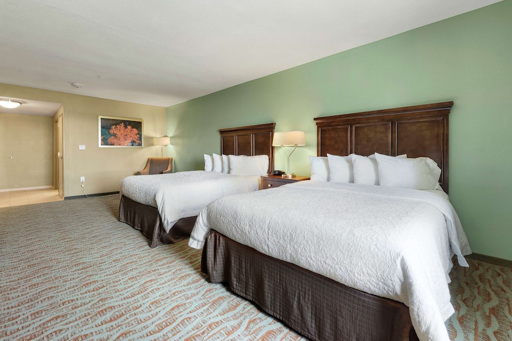 Room, 2 Queen Beds, Accessible, Bathtub (Hearing) photo 3